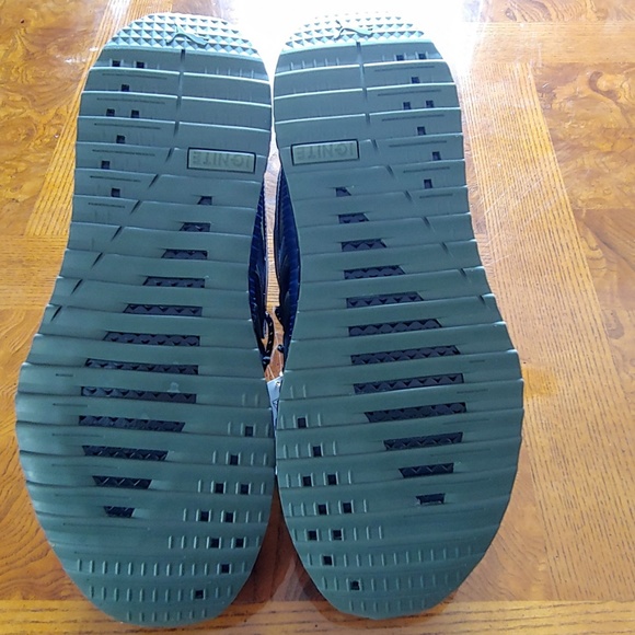 *SOLD*Puma Tsugi Blaze Low NTRVL Collection - Picture 2 of 8